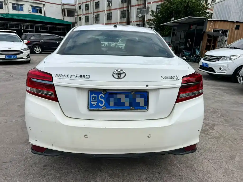 Toyota Yaris L — миниатюра 8
