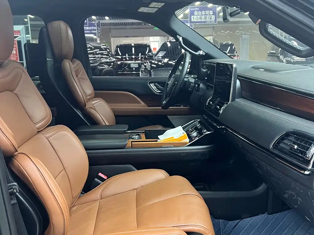 Lincoln Navigator — миниатюра 8