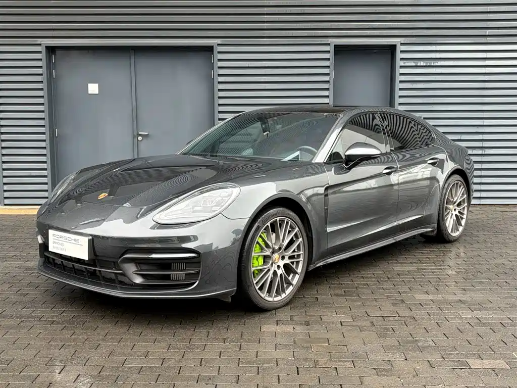 Porsche Panamera 2023