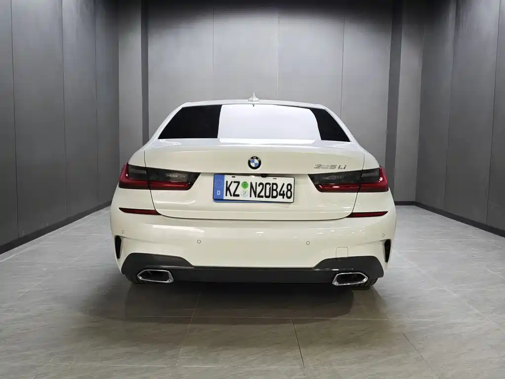 BMW 3 Series - фото 21