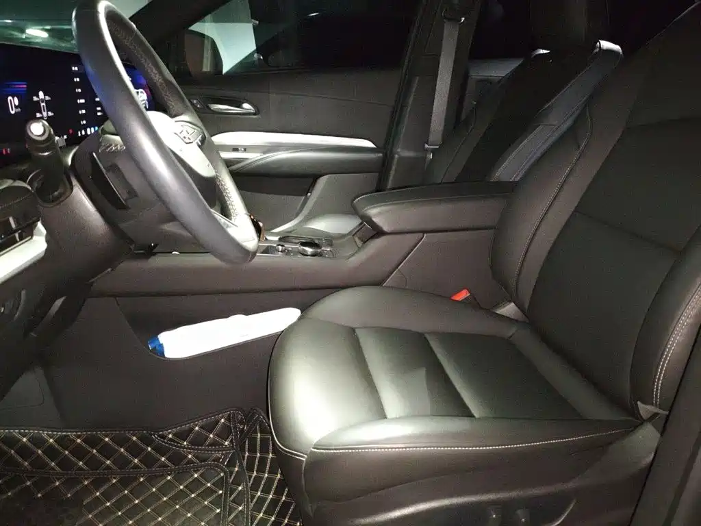 Cadillac XT4 — миниатюра 8