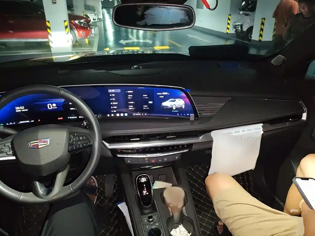 Cadillac XT4 — миниатюра 13