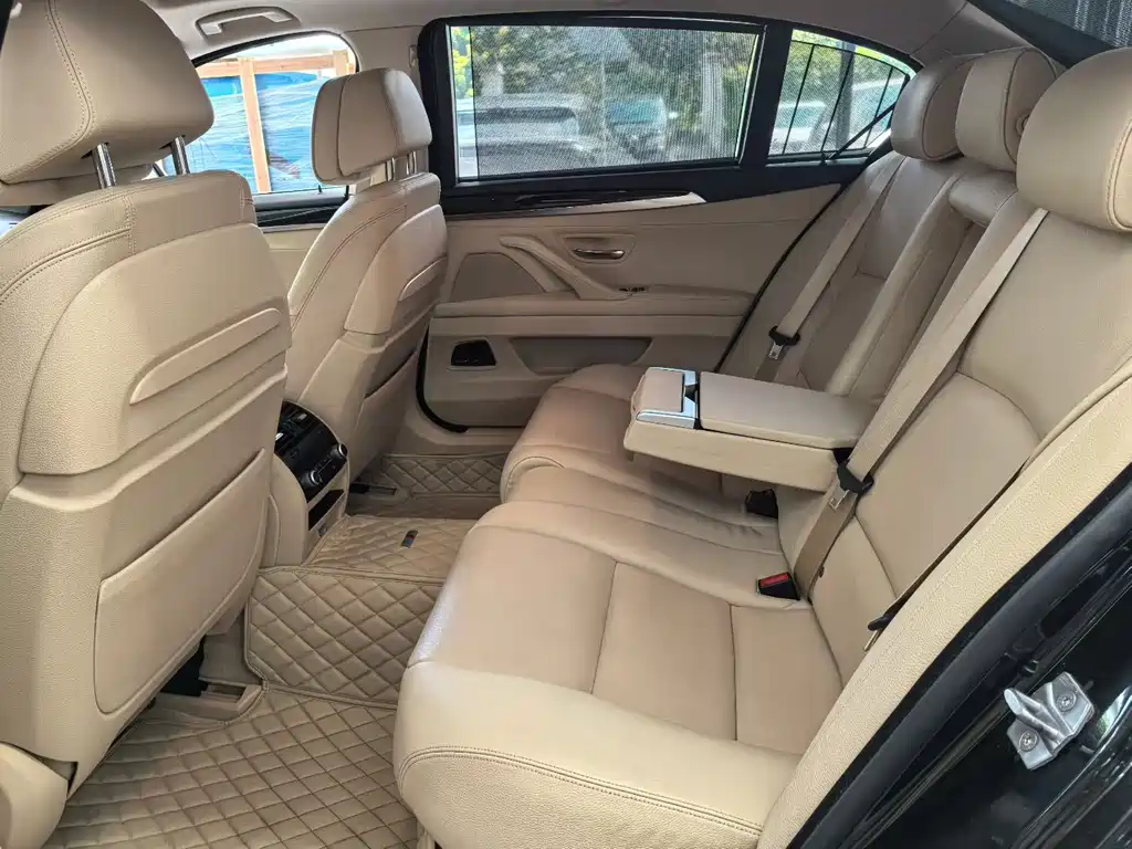 BMW 5 Series — миниатюра 5