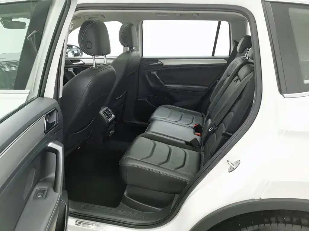 Volkswagen Tiguan L — миниатюра 15