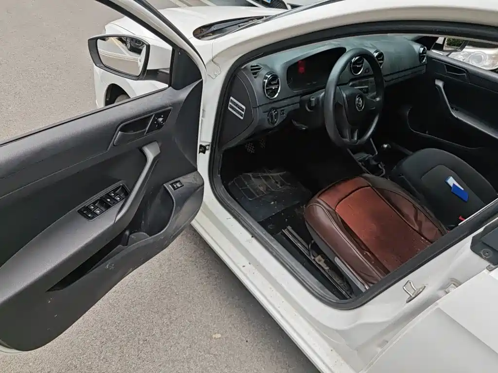Volkswagen Jetta — миниатюра 12