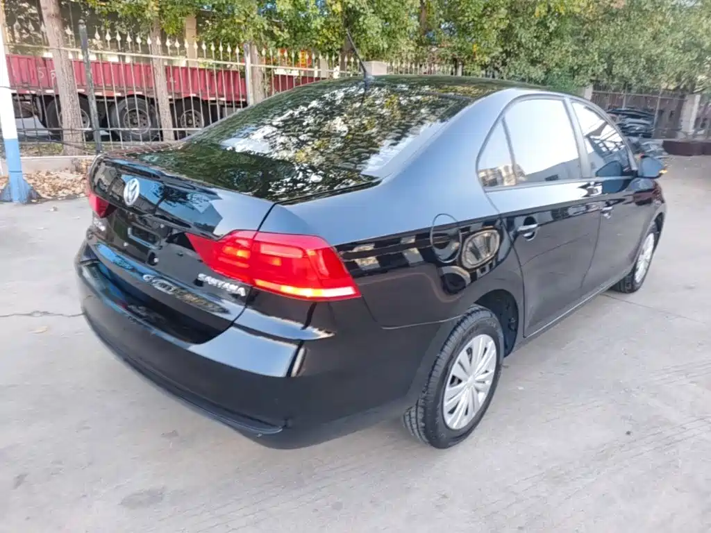 Volkswagen Santana — миниатюра 7
