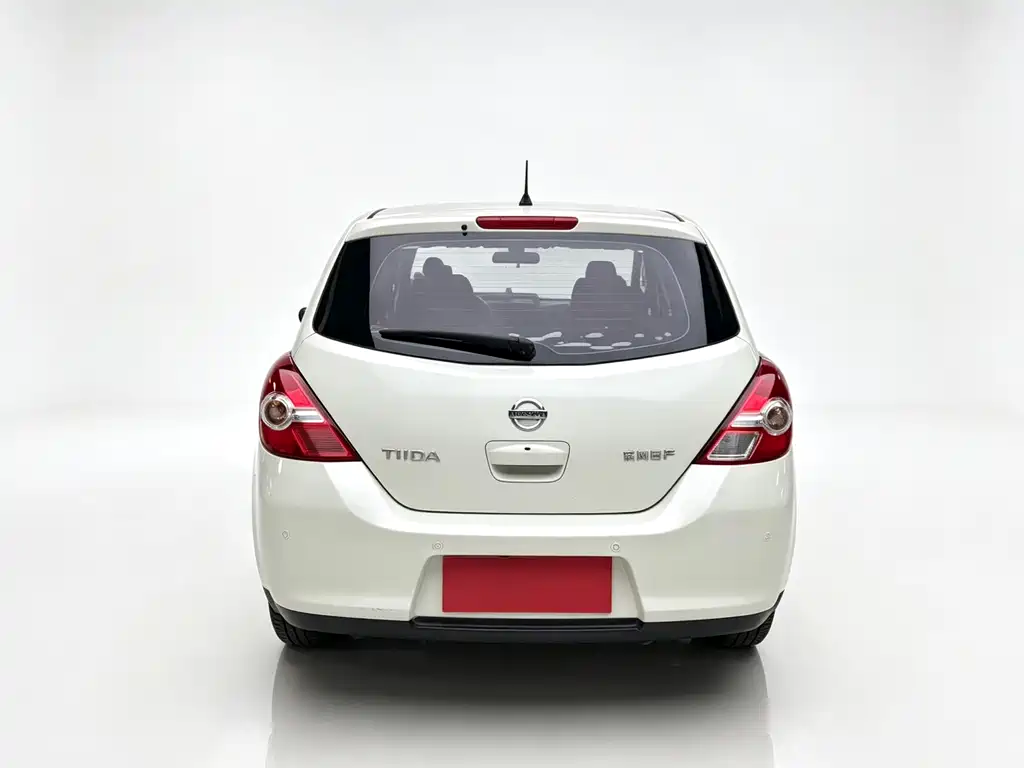 Nissan Tiida — миниатюра 5