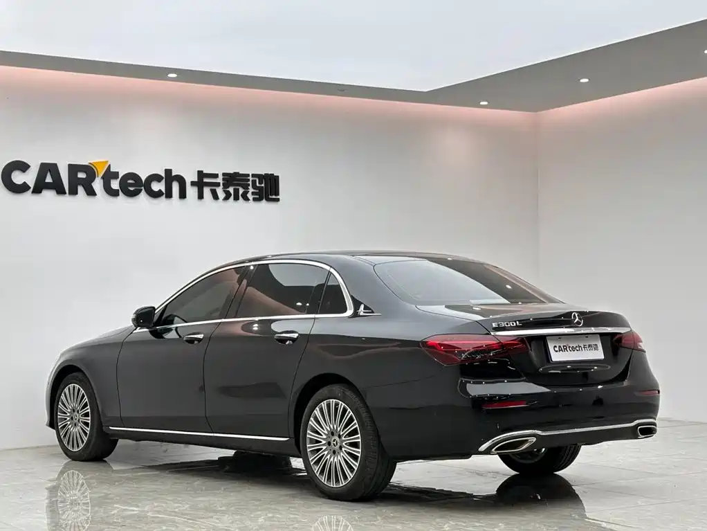 Mercedes-Benz E-Class — миниатюра 3