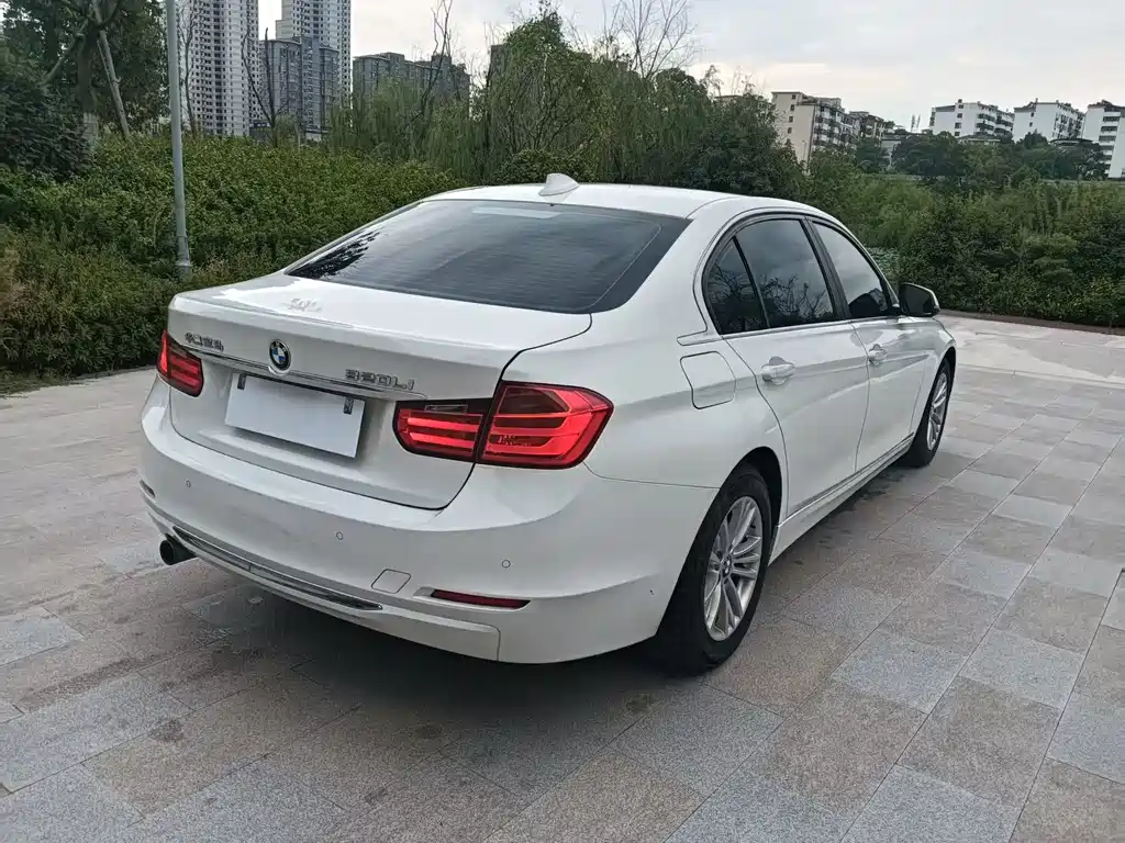 BMW 3 Series — миниатюра 6