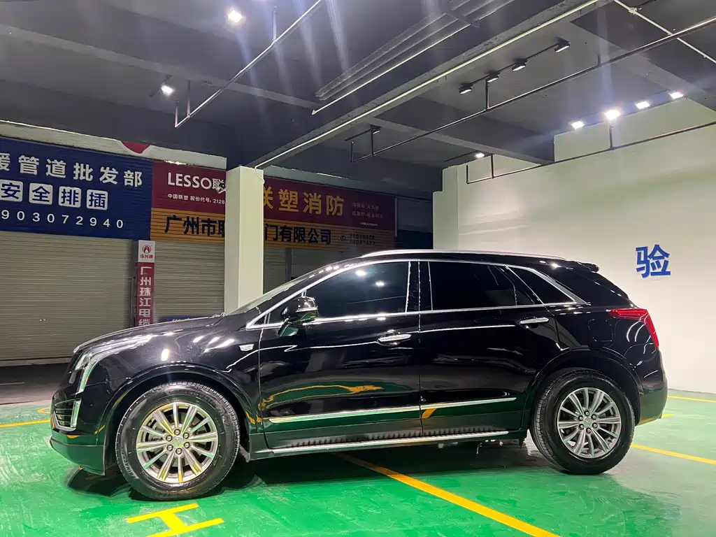 CADILLAC XT5