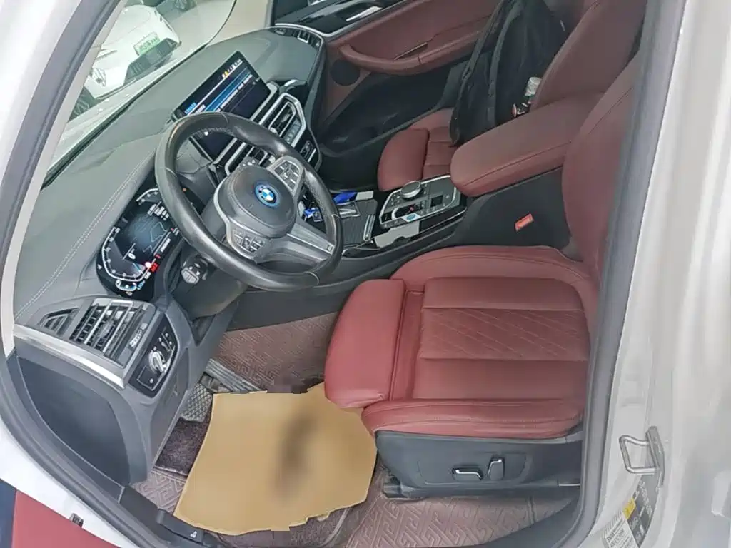 BMW iX3 — миниатюра 15