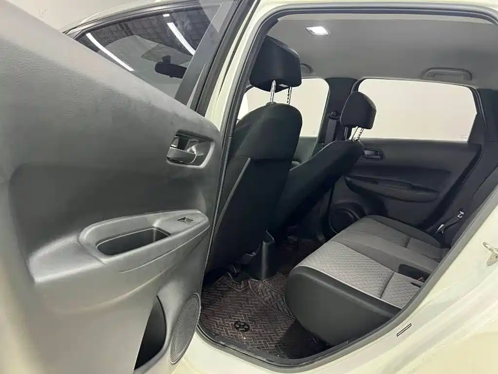 Honda Fit — миниатюра 10