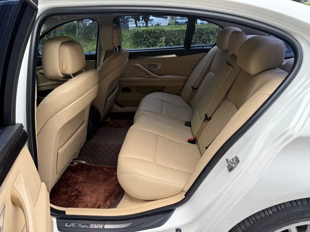 BMW 5 Series (Import) — миниатюра 7