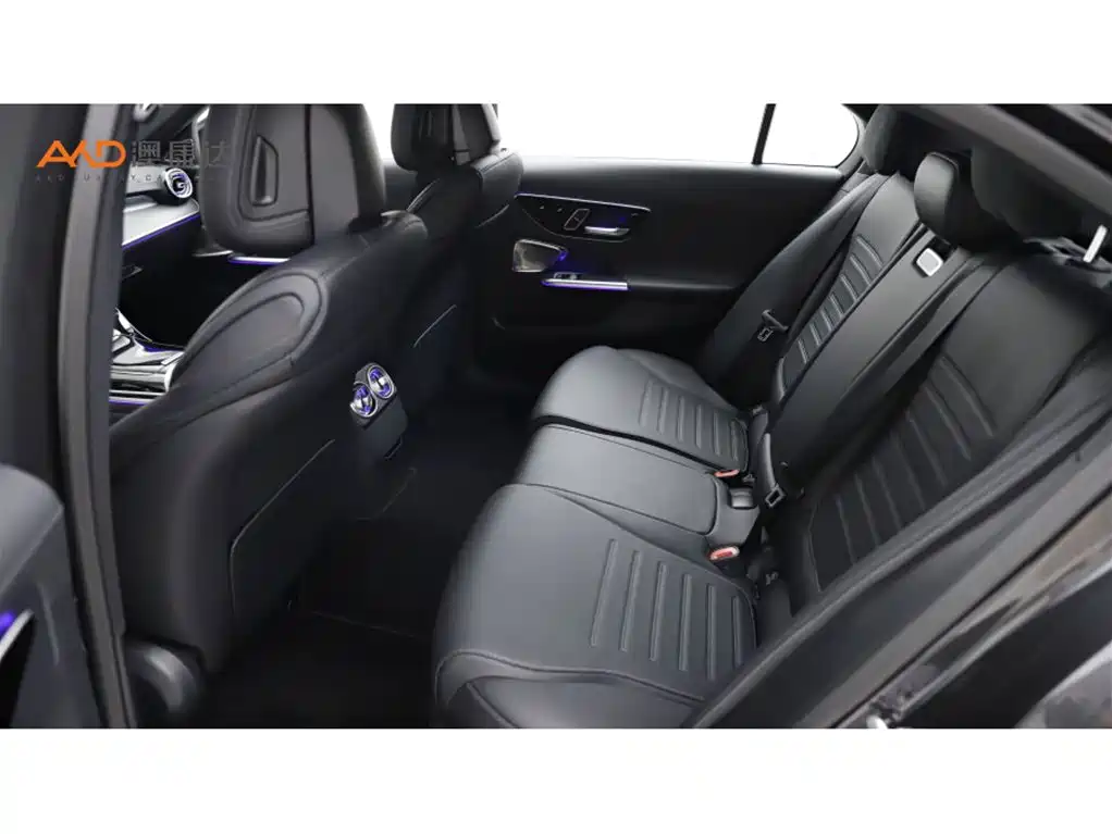 Mercedes-Benz C-Class — миниатюра 7