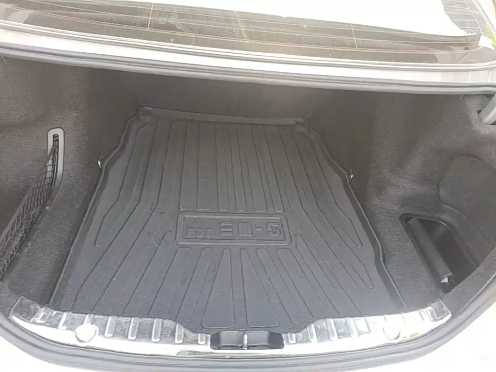 BMW 5 Series — миниатюра 19