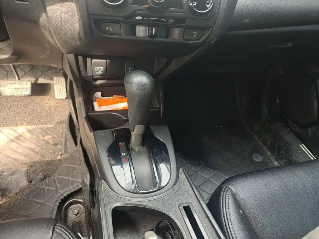 Honda Fit — миниатюра 10