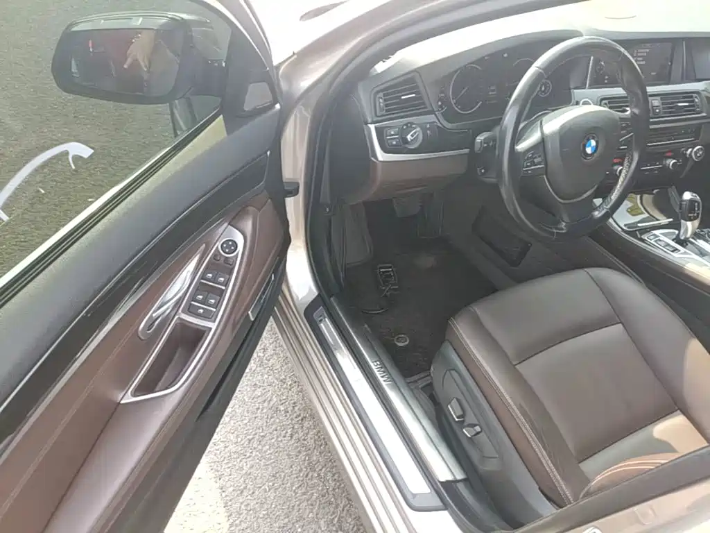 BMW 5 Series — миниатюра 16