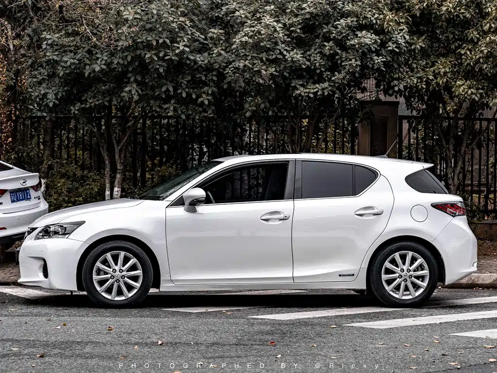 Lexus CT — миниатюра 2