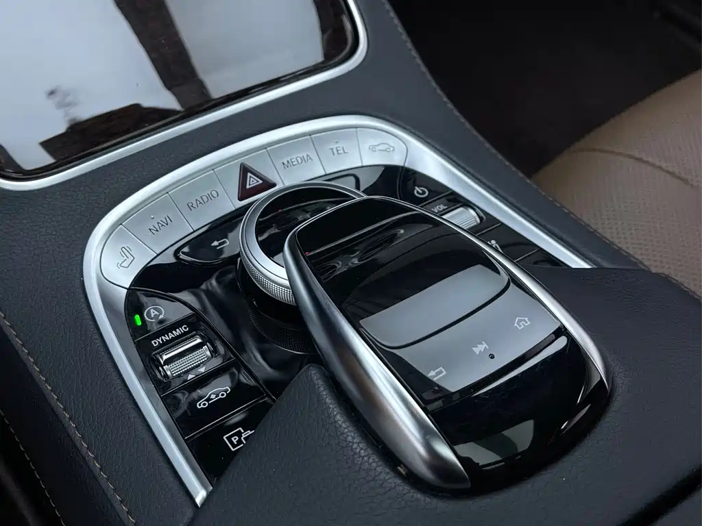 Mercedes-Benz S-Class — миниатюра 11