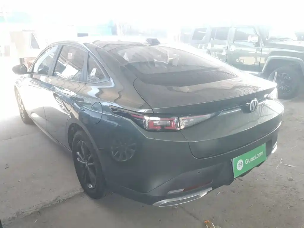 Changan Yida — миниатюра 5