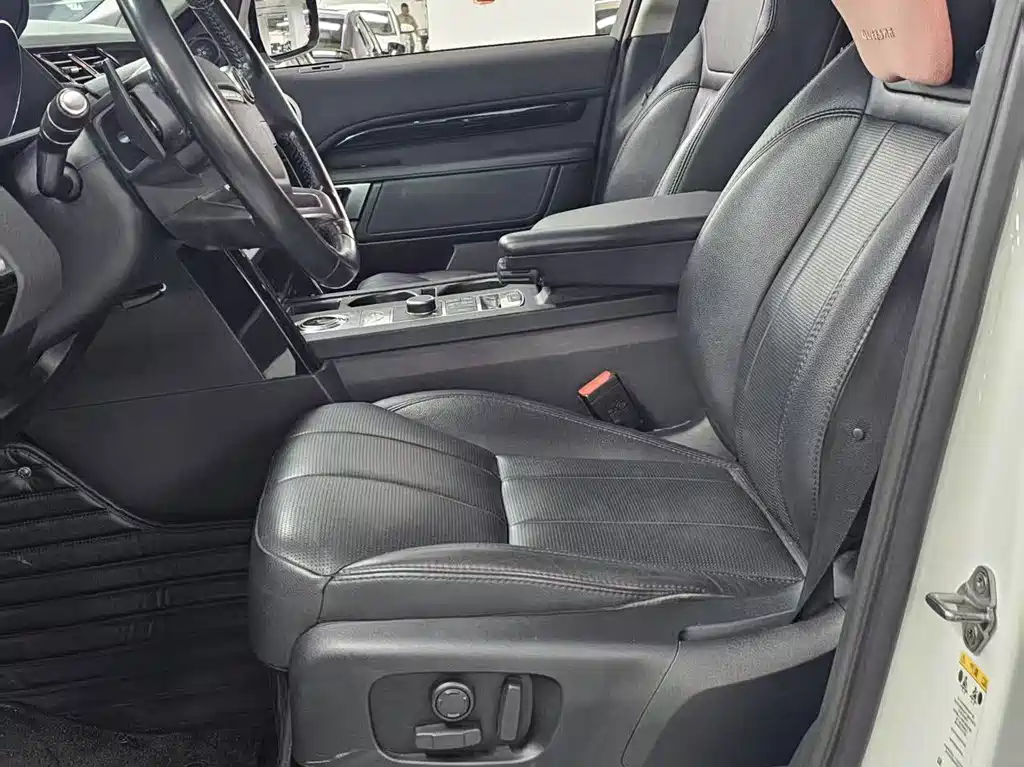 Land Rover Discovery — миниатюра 8