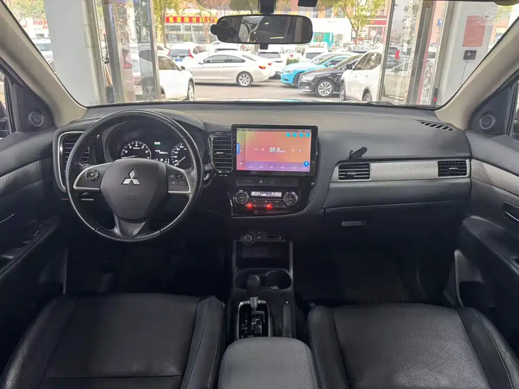 Mitsubishi Outlander (Import) — миниатюра 9