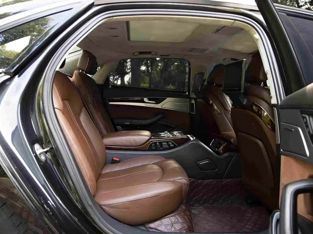 Audi A8 — миниатюра 12