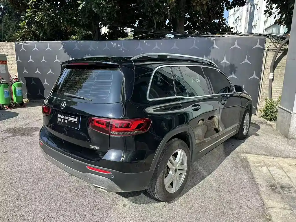 Mercedes-Benz GLB — миниатюра 8