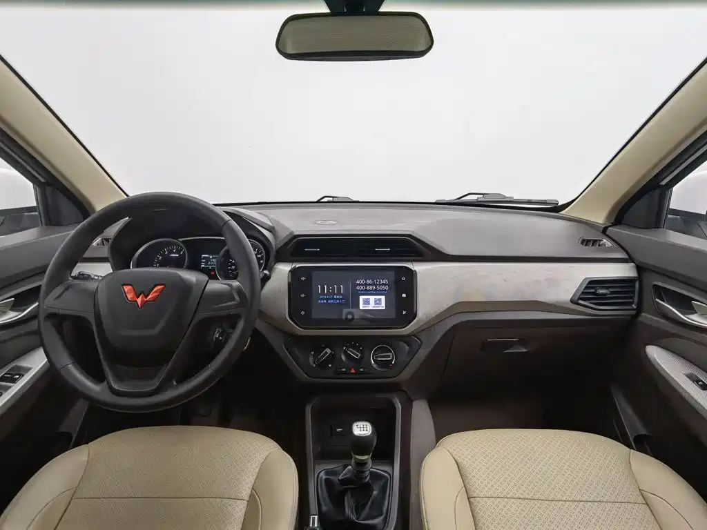 Wuling Hongguang — миниатюра 5