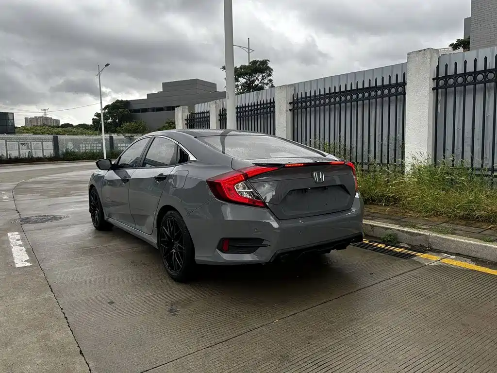 Honda Civic — миниатюра 5