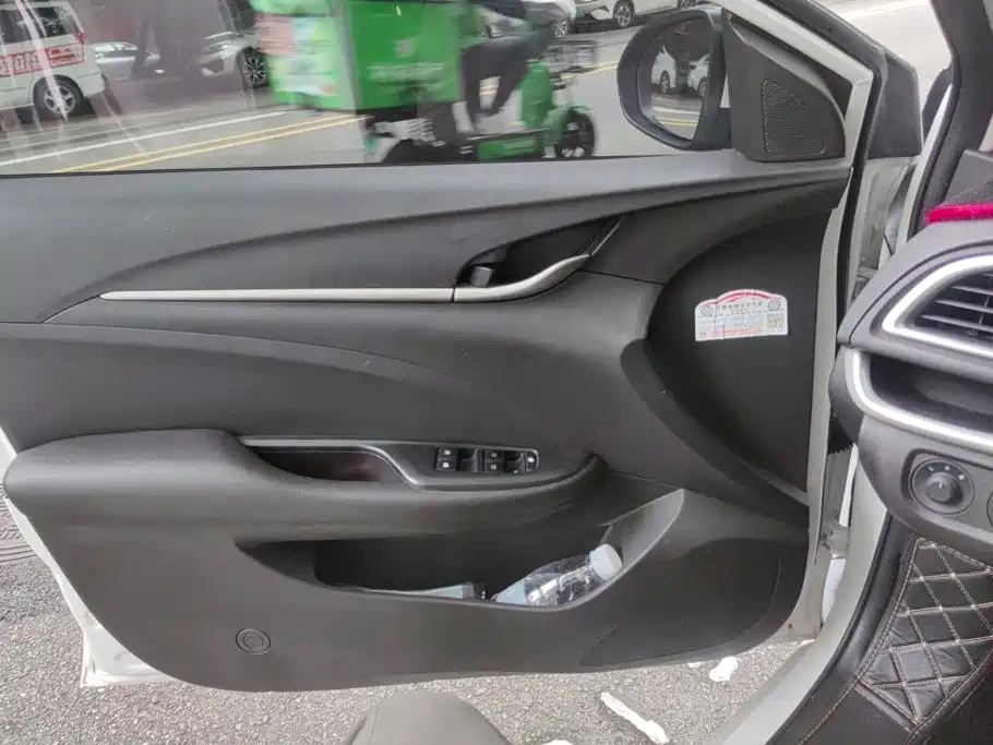 Buick Excelle — миниатюра 7