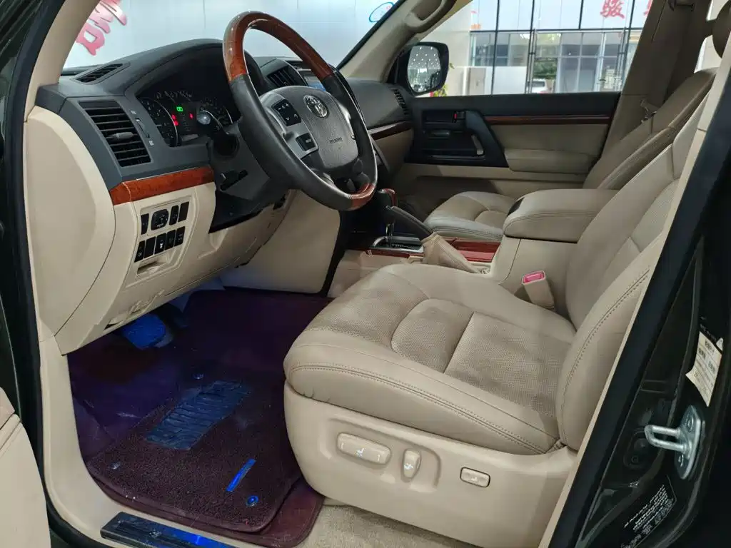 Toyota Land Cruiser — миниатюра 5