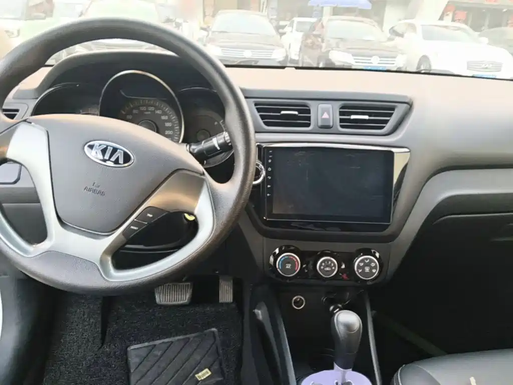 Kia K2 — миниатюра 10