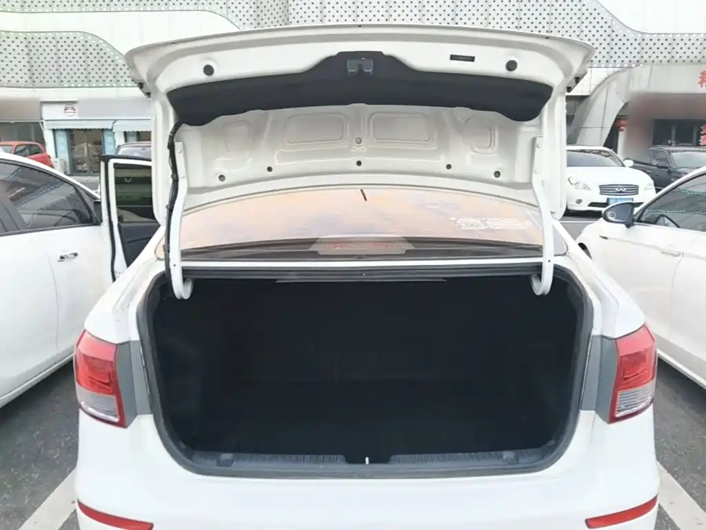 Kia K2 — миниатюра 19