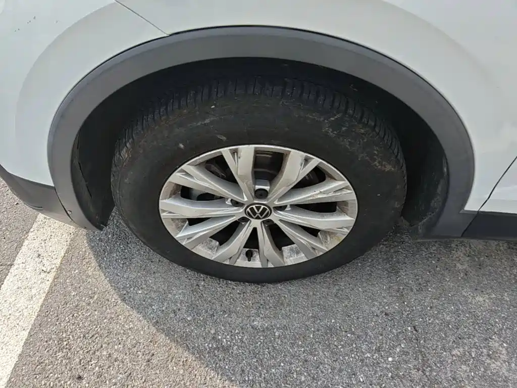 Volkswagen Tiguan L — миниатюра 23