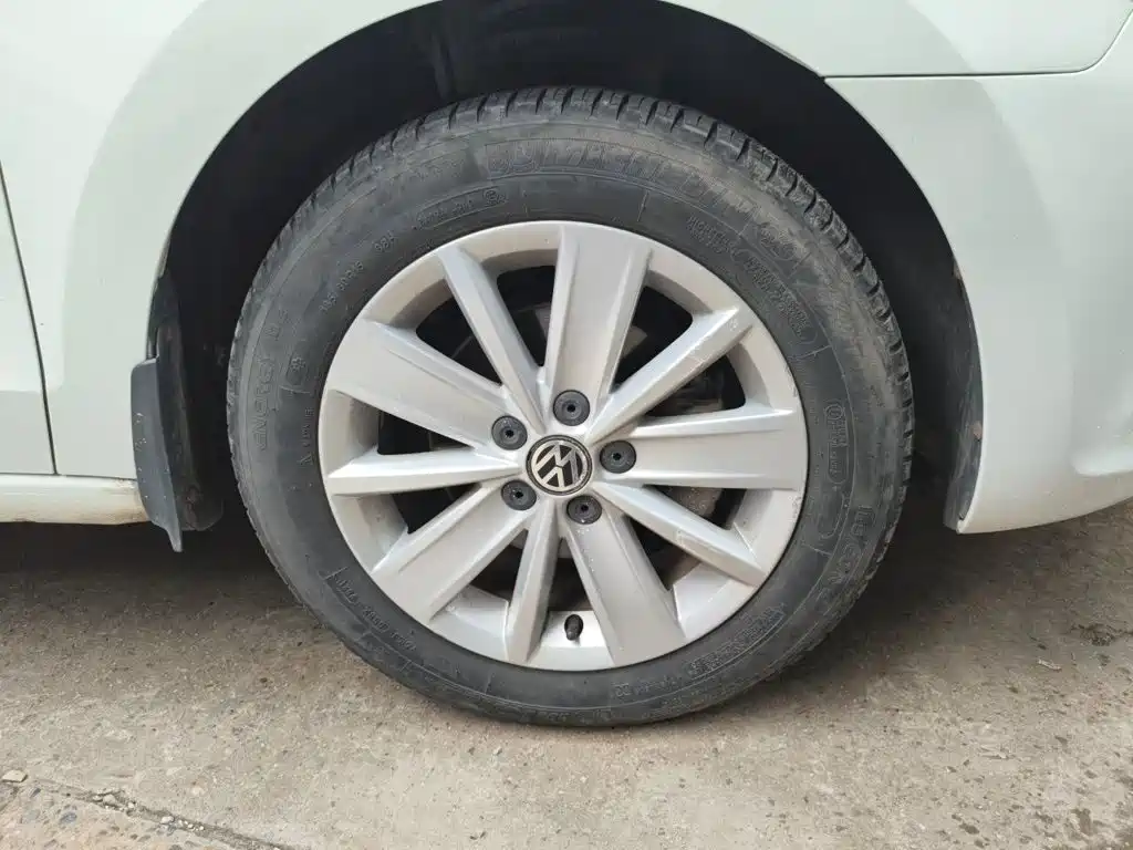 Volkswagen Jetta — миниатюра 24