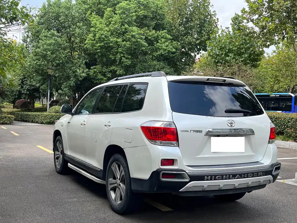 Toyota Highlander — миниатюра 9