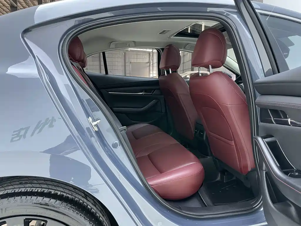 Mazda 3 Axela — миниатюра 17