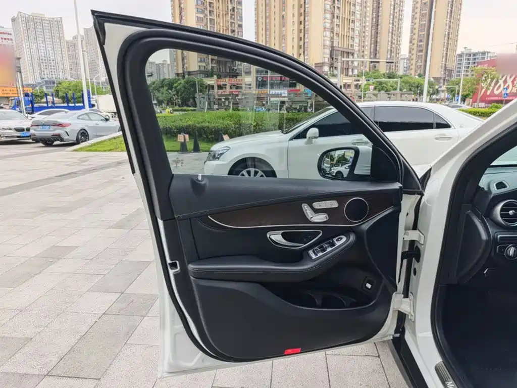 Mercedes-Benz GLC — миниатюра 8