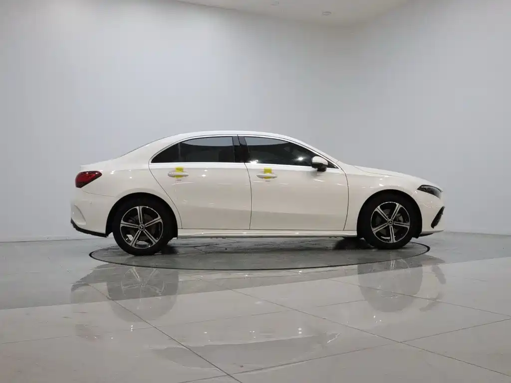 Mercedes-Benz A-Class — миниатюра 7