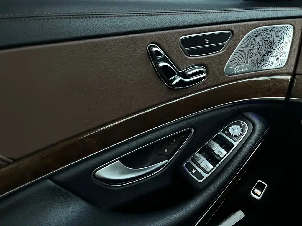 Mercedes-Benz S-Class — миниатюра 13