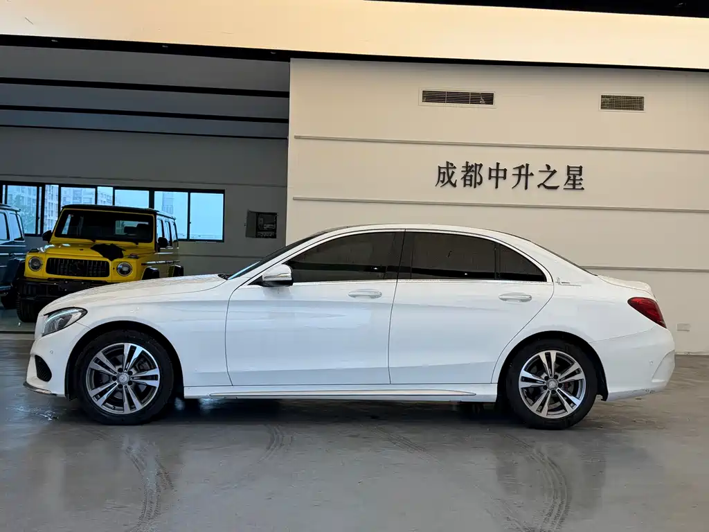 Mercedes-Benz C-Class — миниатюра 3