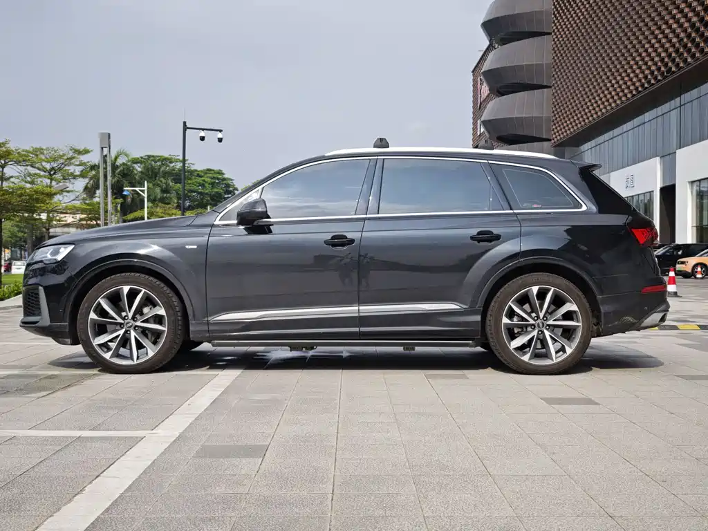 Audi Q7 — миниатюра 9
