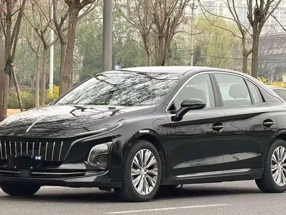 Hongqi Hongqi E-QM5 2024