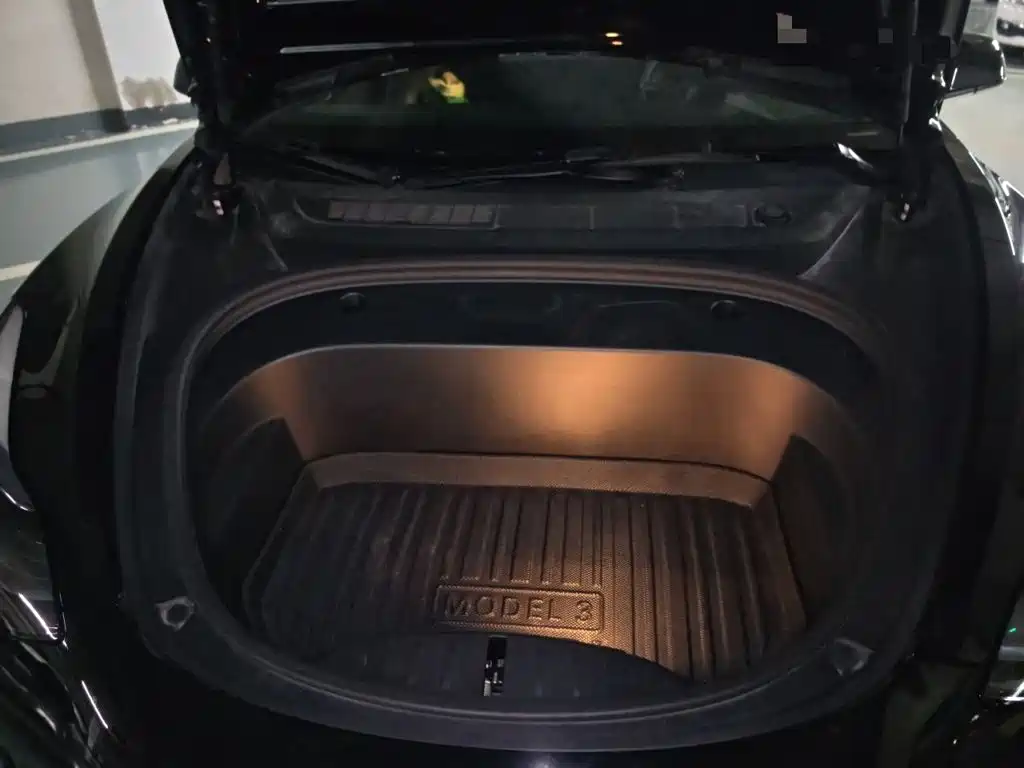 Tesla Model 3 — миниатюра 21