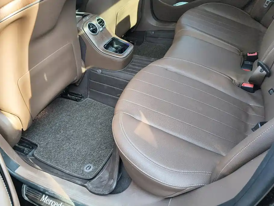 Mercedes-Benz E-Class — миниатюра 11