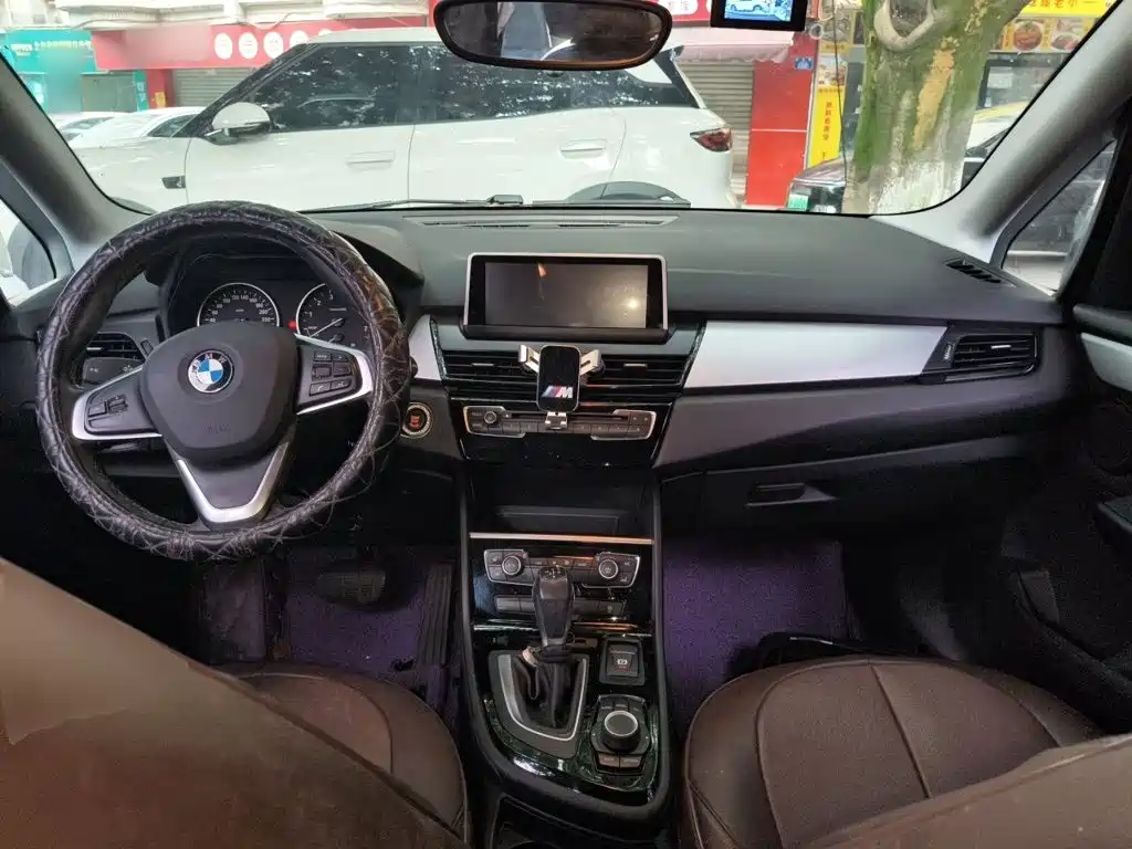 BMW 2 Series Active Tourer — миниатюра 10
