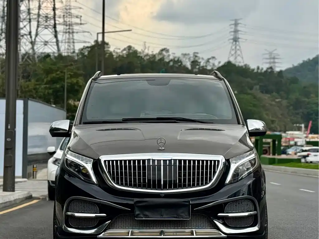 Mercedes-Benz Vito 2021 2.0T Elite 7 мест
