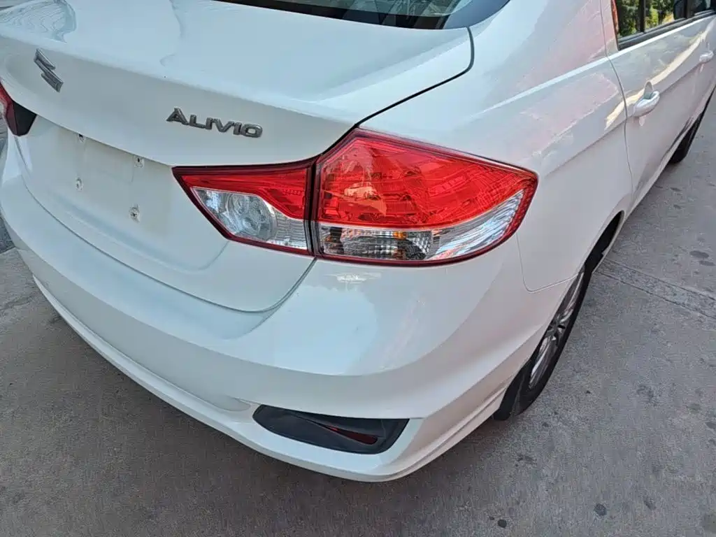 Suzuki Alivio — миниатюра 8