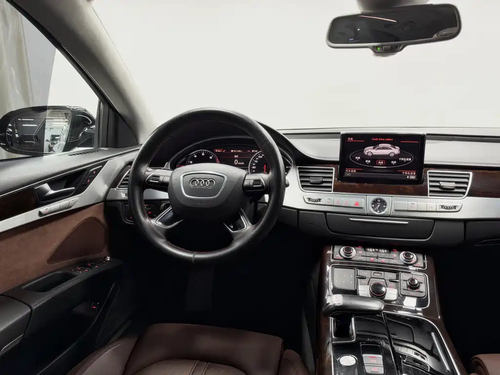 Audi A8 — миниатюра 12